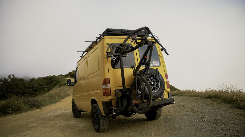 1st_generation_dodge_sprinter_rear_bumper_kit_3