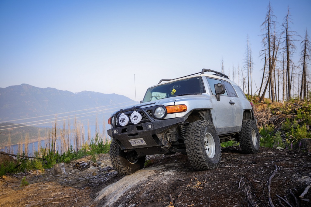 fj_cruiser_high_clearance_front_bumper_kit_8