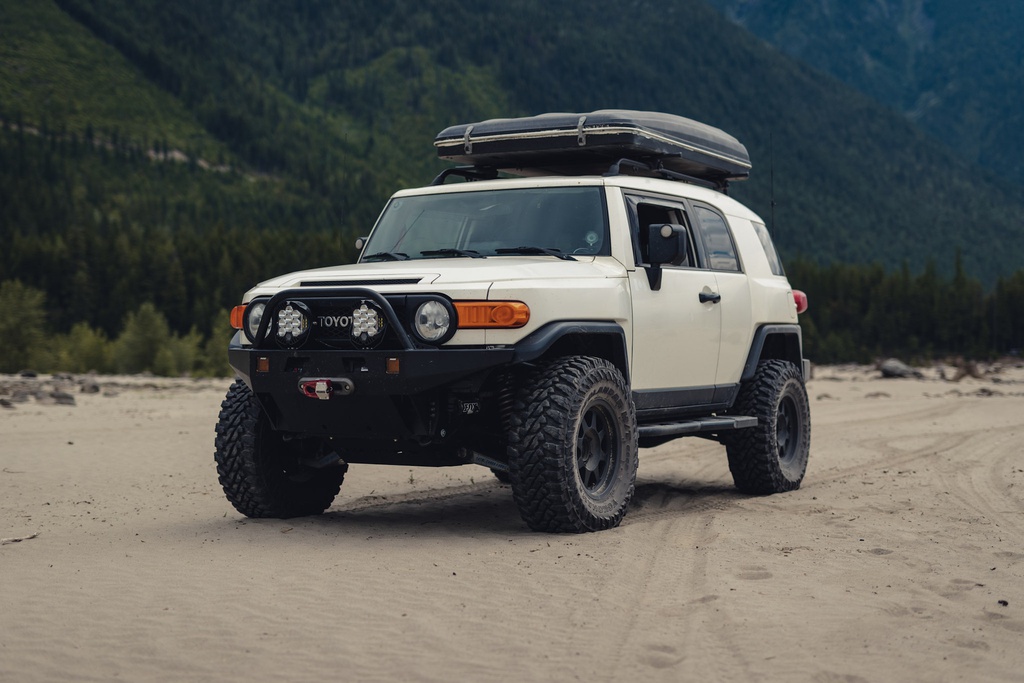 fj_cruiser_high_clearance_front_bumper_kit_14