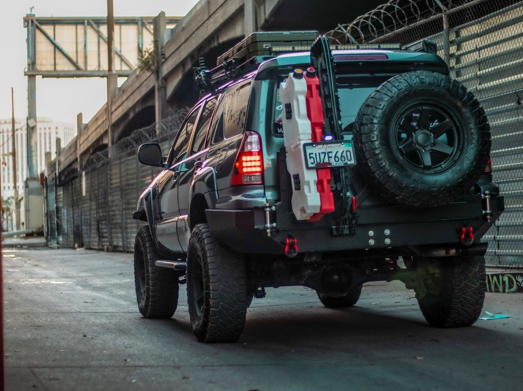 4th_gen_4runner_/_hilux_surf_low_profile_rear_bumper_kit_3