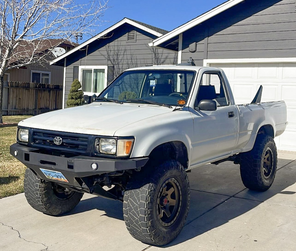 3rd_gen_pickup_/_hilux_high_clearance_front_bumper_kit_1
