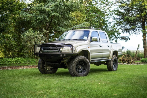 6th Gen Hilux High Clearance Front Bumper Kit